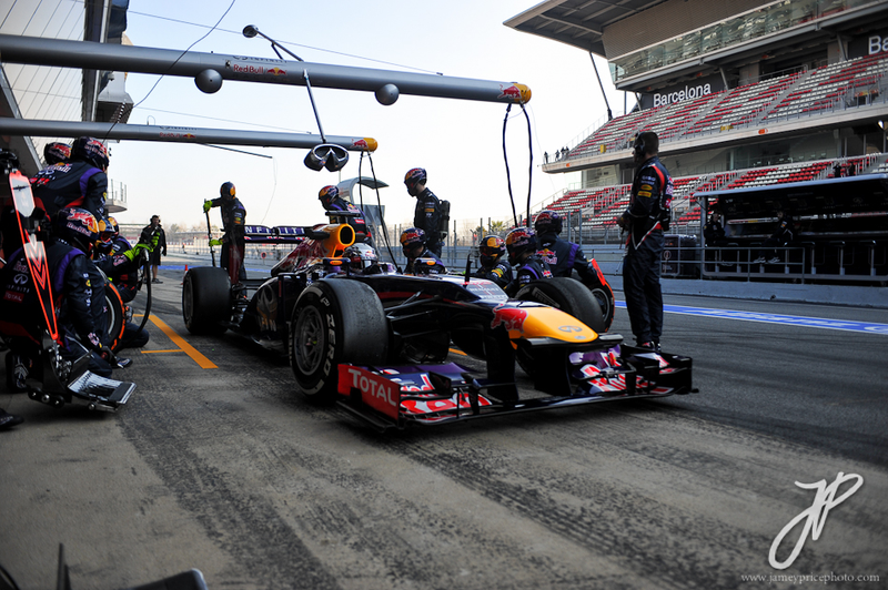 Illustration for article titled The Tense Beauty Of Formula One Practice In Barcelona